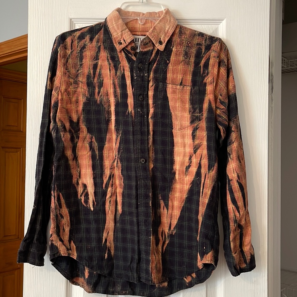 Franklin Flannel Women’s distresses flannel